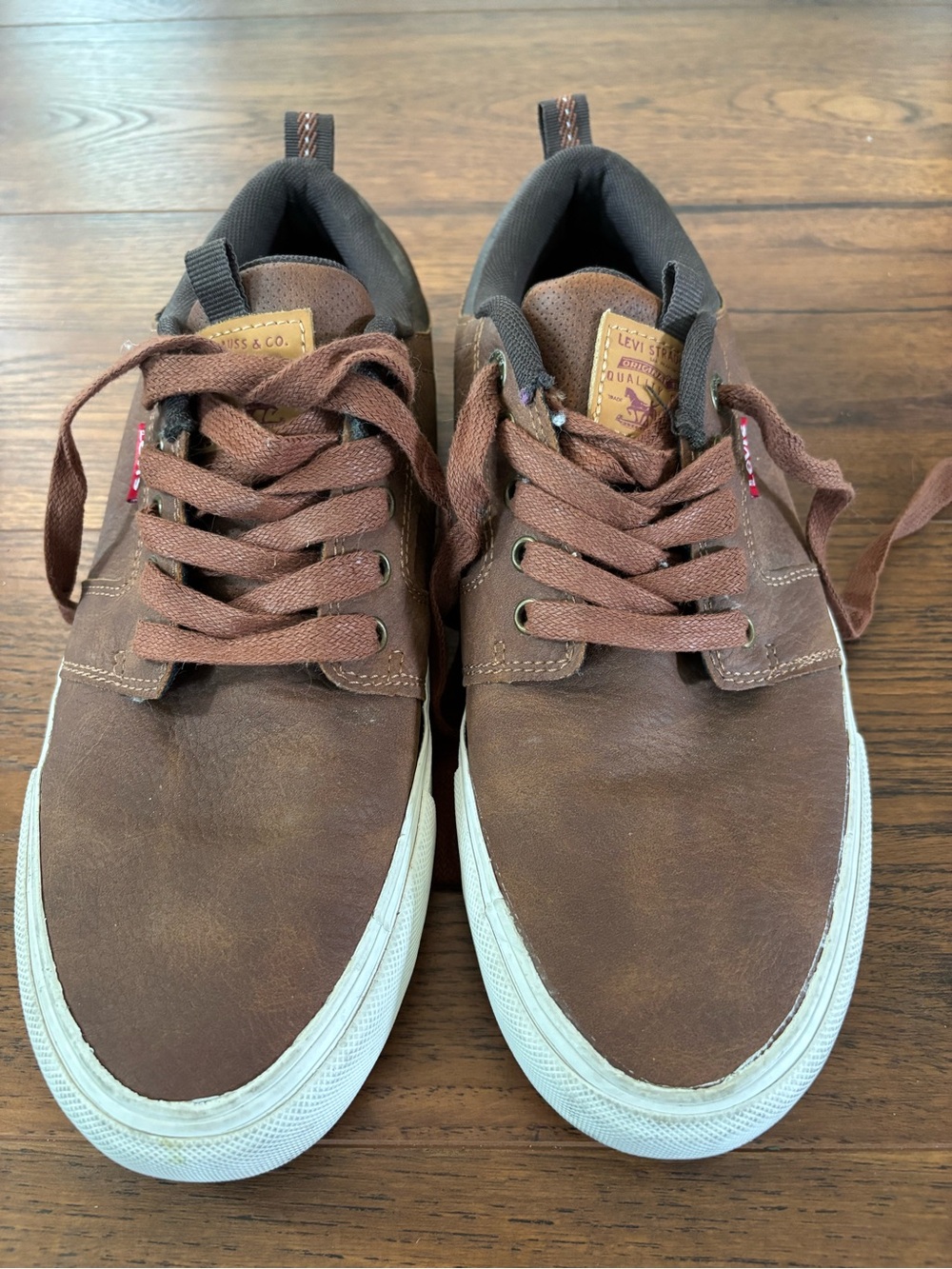 Levi's Men's Brown Canvas-Look Low-Top Sneakers